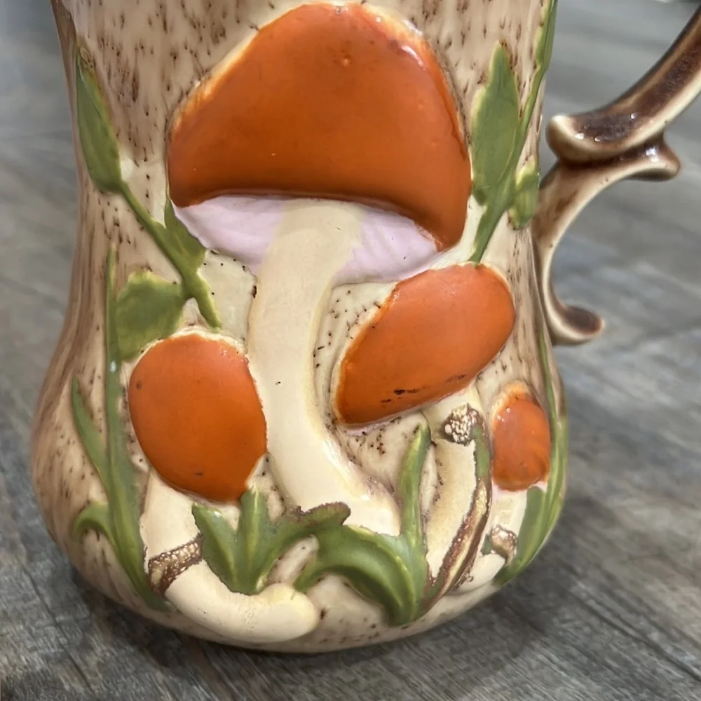ARNELS Vintage 70’s Mushroom 🍄 Ceramic Retro watering pitcher w lid RARE find